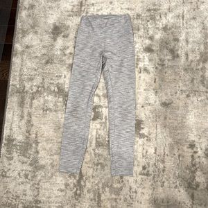 Lululemon Gray & White Legging SZ 4